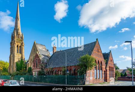 Die ehemalige Welsh Presbyterian Church an der Princes Road, Liverpool 8, Grade 2, wurde drei Jahrzehnte lang als verkommen aufgeführt. Aufnahme im Oktober 2021. Stockfoto