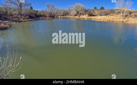 Blick auf den Fain Lake von der Südküste nach Westen. Gelegen in Prescott Valley Arizona. Stockfoto