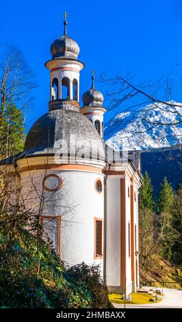 Wallfahrtskirche Mariä Himmelfahrt neben dem Dorf Ramsau Stockfoto