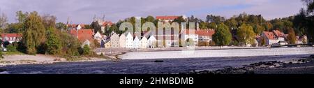 Panorama Der Altstadt Von Landsberg Lech, Mit Weir Und Dem Fluss Lech, Oberbayern Stockfoto