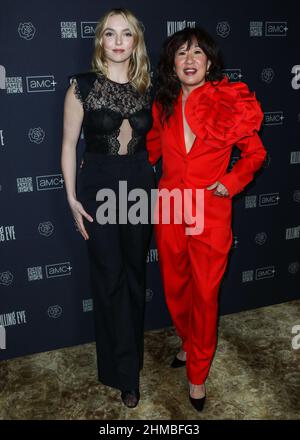 Beverly Hills, Usa. 08th. Februar 2022. BEVERLY HILLS, LOS ANGELES, KALIFORNIEN, USA - FEBRUAR 08: Die Schauspielerinnen Jodie Comer und Sandra Oh nehmen am Photo Call für die vierte Staffel von BBC 'Killing Eve' Teil, die am Sonntag, dem 27. Februar, im The Peninsula Beverly Hills Hotel am 8. Februar 2022 in Beverly Hills, Los Angeles, Kalifornien, USA, Premiere auf BBC AMERICA und AMC feiert. (Foto von Xavier Collin/Image Press Agency) Quelle: Image Press Agency/Alamy Live News Stockfoto