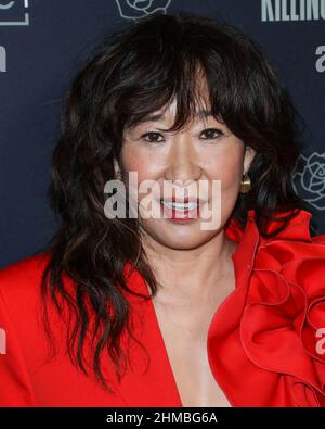Beverly Hills, Usa. 08th. Februar 2022. BEVERLY HILLS, LOS ANGELES, KALIFORNIEN, USA - FEBRUAR 08: Die Schauspielerin Sandra Oh nimmt an dem Photo Call für die vierte Staffel von BBC 'Killing Eve' Teil, die am Sonntag, dem 27. Februar, im The Peninsula Beverly Hills Hotel am 8. Februar 2022 in Beverly Hills, Los Angeles, Kalifornien, USA, Premiere auf BBC AMERICA und AMC feiert. (Foto: Xavier Collin/Image Press Agency/Sipa USA) Quelle: SIPA USA/Alamy Live News Stockfoto