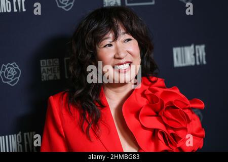 Beverly Hills, Usa. 08th. Februar 2022. BEVERLY HILLS, LOS ANGELES, KALIFORNIEN, USA - FEBRUAR 08: Die Schauspielerin Sandra Oh nimmt an dem Photo Call für die vierte Staffel von BBC 'Killing Eve' Teil, die am Sonntag, dem 27. Februar, im The Peninsula Beverly Hills Hotel am 8. Februar 2022 in Beverly Hills, Los Angeles, Kalifornien, USA, Premiere auf BBC AMERICA und AMC feiert. (Foto: Xavier Collin/Image Press Agency/Sipa USA) Quelle: SIPA USA/Alamy Live News Stockfoto