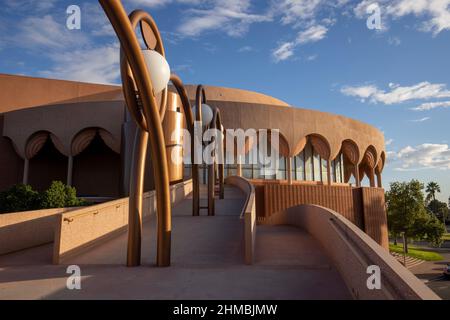 Das Grady Gammage Memorial Auditorium ist ein multifunktionales Zentrum für darstellende Künste, das von Frank Lloyd Wright entworfen wurde. Stockfoto