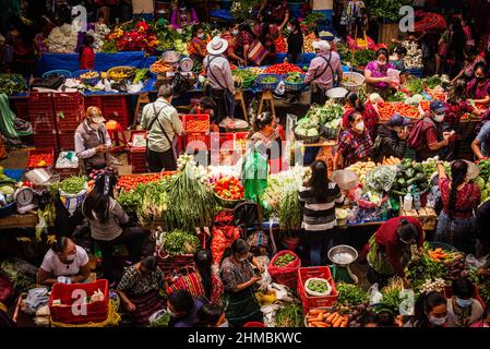 Der farbenfrohe Sonntagsmarkt in Chichicastenango, Guatemala Stockfoto