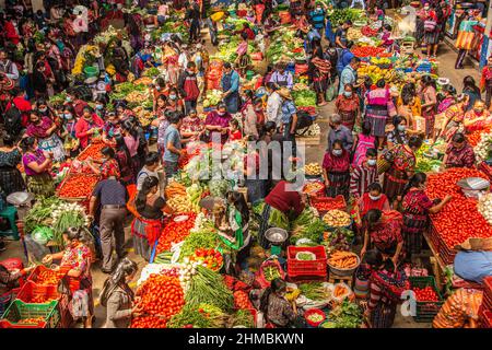 Der farbenfrohe Sonntagsmarkt in Chichicastenango, Guatemala Stockfoto