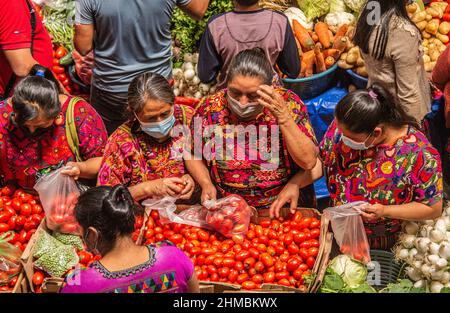Der farbenfrohe Sonntagsmarkt in Chichicastenango, Guatemala Stockfoto