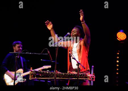 Glasgow, Schottland, 5th. Februar 2022. N’famady Kouyaté, Multi-Instrumentalist aus Guinea-Westafrika, trat am Glasgow Theatre Royal at CE auf Stockfoto