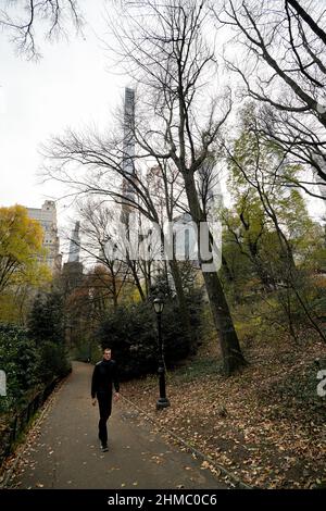 Milliardär's Row, Luxus-Wolkenkratzer, hoch über Central Park, Manhattan, New York City, USA Stockfoto