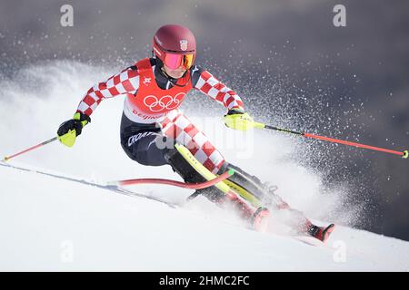 Yanqing, China. 09th. Februar 2022. Olympische Spiele, Ski Alpin, Slalom, Frauen, 1st Rennen im Nationalen Alpinen Ski-Zentrum. Andrea Komsic aus Kroatien in Aktion. Quelle: Michael Kappeler/dpa/Alamy Live News Stockfoto