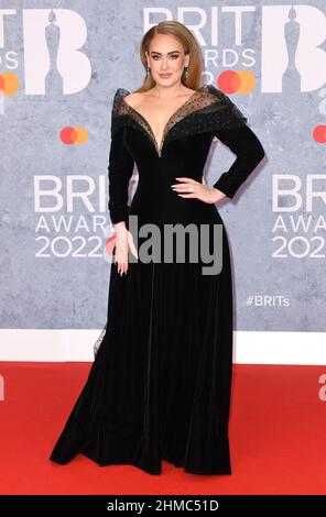 Adele nimmt an den Brit Awards am 8. Februar 2022, London, Großbritannien, Teil. Foto von Stuart Hardy/ABACAPRESS.COM Stockfoto