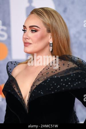 Adele nimmt an den Brit Awards am 8. Februar 2022, London, Großbritannien, Teil. Foto von Stuart Hardy/ABACAPRESS.COM Stockfoto