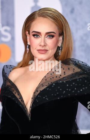 Adele nimmt an den Brit Awards am 8. Februar 2022, London, Großbritannien, Teil. Foto von Stuart Hardy/ABACAPRESS.COM Stockfoto