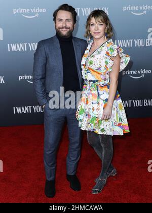 Los Angeles, Usa. 08th. Februar 2022. LOS ANGELES, KALIFORNIEN, USA - 08. FEBRUAR: Der Schauspieler Charlie Day und seine Frau/Schauspielerin Mary Elizabeth Ellis kommen zur Los Angeles Premiere von Amazon Prime's 'I Want You Back', die am 8. Februar 2022 in Los Angeles, Kalifornien, USA, im Rahmen DER ROW DTLA stattfand. (Foto: Xavier Collin/Image Press Agency/Sipa USA) Quelle: SIPA USA/Alamy Live News Stockfoto