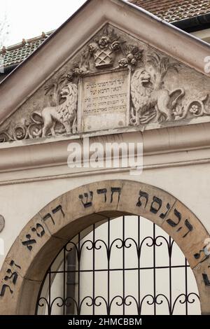 09-12-2021. krakau-polen. Das alte Eingangstor Remah Synagoge, Kazimierz Krakau Nachbarschaft, Stockfoto