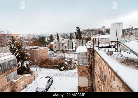 27-01-2022. jerusalem-israel. Jerusalem ist im Januar 2022 von einem stürmischen Schneesturm bedeckt Stockfoto