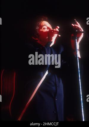 LOS ANGELES, CA - MAY5: Johnny Cash tritt am 5. Mai 1973 im Ahmanson Theater in Los Angeles, CA auf. Quelle: Jeffrey Mayer/ Rock Negative / MediaPunch Stockfoto