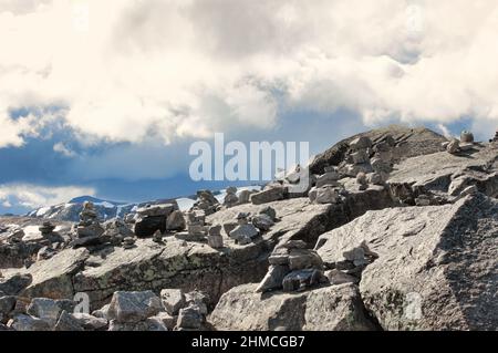 Dalsnibba ist ein massiver norwegischer Berg, der sich am Ende des Geiranger-Tals, 7km (4 Meilen) südlich des Dorfes Geiranger befindet. Stockfoto