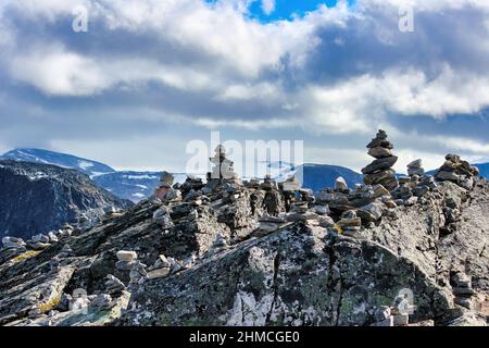 Dalsnibba ist ein massiver norwegischer Berg, der sich am Ende des Geiranger-Tals, 7km (4 Meilen) südlich des Dorfes Geiranger befindet. Stockfoto