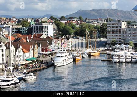 Stavanger norwegische Stadt mit atemberaubenden Landschaften, wunderschönen Fjorden, Bergen und langen weißen Stränden. Stockfoto