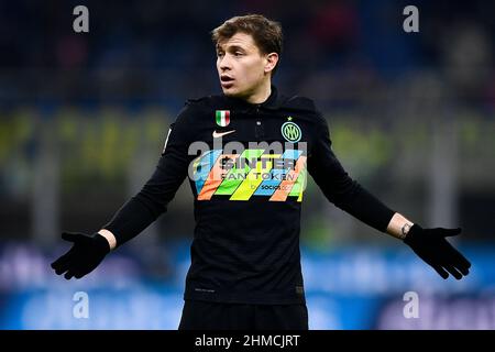 Mailand, Italien. 08. Februar 2022. Nicolo Barella vom FC Internazionale reagiert während des Fußballspiels Coppa Italia zwischen dem FC Internazionale und AS Roma. Kredit: Nicolò Campo/Alamy Live Nachrichten Stockfoto