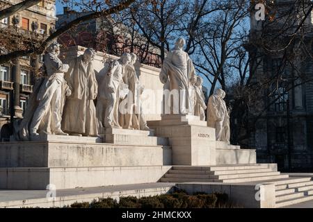 Kossuth Memorial ist ein öffentliches Denkmal, das dem ehemaligen ungarischen Präsidenten Lajos Kossuth auf dem Lajos Kossuth Platz in Budapest gewidmet ist Stockfoto