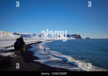 Reynisfjara Beach von Dyrholaey Stockfoto