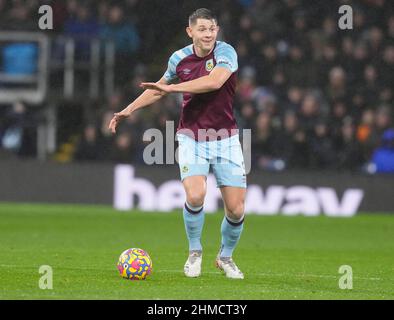 Burnley, England, 8th. Februar 2022. James Tarkowski aus Burnley beim Premier League-Spiel in Turf Moor, Burnley. Bildnachweis sollte lauten: Andrew Yates / Sportimage Stockfoto