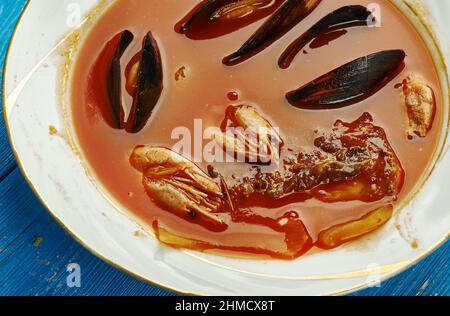 Cacciucco alla livornese - Suppe Caciucco Garnelen Muscheln aus Livorno Stockfoto
