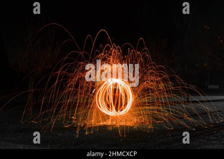 Stahlwolle-Experiment formt einen Feuerball Stockfoto