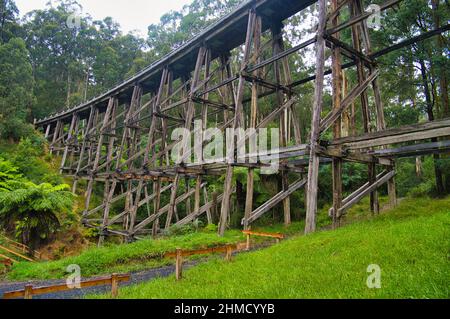 Die historische hölzerne Noojee Trestle Bridge, in der Nähe von Warragul, Gippsland, Victoria, Australien Stockfoto