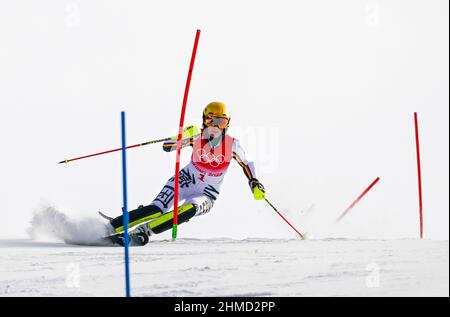 Peking, China. 9th. Februar 2022. Lena Duerr aus Deutschland tritt beim Alpin-Ski-Frauen-Slalom der Olympischen Winterspiele 2022 in Peking im National Alpine Skiing Center im Bezirk Yanqing, Peking, der Hauptstadt Chinas, am 9. Februar 2022 an. Quelle: Lian Zhen/Xinhua/Alamy Live News Stockfoto