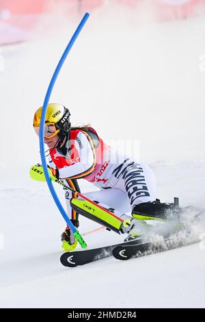 Peking, China. 9th. Februar 2022. Lena Duerr aus Deutschland tritt beim Alpin-Ski-Frauen-Slalom der Olympischen Winterspiele 2022 in Peking im National Alpine Skiing Center im Bezirk Yanqing, Peking, der Hauptstadt Chinas, am 9. Februar 2022 an. Quelle: Lian Zhen/Xinhua/Alamy Live News Stockfoto