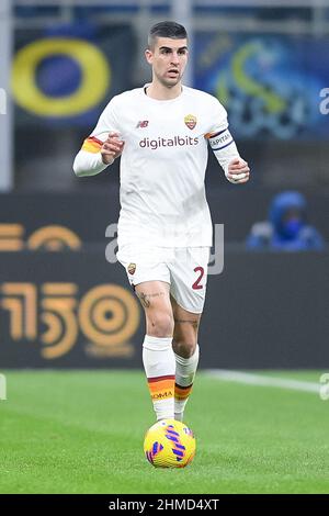 Mailand, Italien. 08th. Februar 2022. Gianluca Mancini von AS Roma während des italienischen Cup-Spiels zwischen dem FC Internazionale und AS Roma im Stadio San Siro, Mailand, Italien, am 8. Februar 2022. Kredit: Giuseppe Maffia/Alamy Live Nachrichten Stockfoto