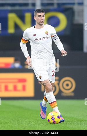 Mailand, Italien. 08th. Februar 2022. Gianluca Mancini von AS Roma während des italienischen Cup-Spiels zwischen dem FC Internazionale und AS Roma im Stadio San Siro, Mailand, Italien, am 8. Februar 2022. Kredit: Giuseppe Maffia/Alamy Live Nachrichten Stockfoto