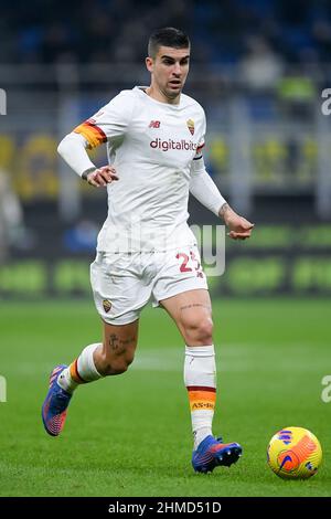 Mailand, Italien. 08th. Februar 2022. Gianluca Mancini von AS Roma während des italienischen Cup-Spiels zwischen dem FC Internazionale und AS Roma im Stadio San Siro, Mailand, Italien, am 8. Februar 2022. Kredit: Giuseppe Maffia/Alamy Live Nachrichten Stockfoto