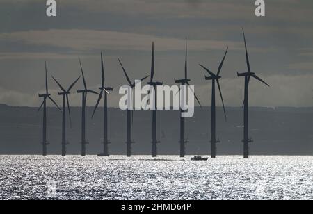 Datei-Foto vom 06/10/20 von Teesside Wind Farm in der Nähe der Mündung des Flusses Tees vor der Küste von North Yorkshire. Die Regierung hat jährliche Auktionen für erneuerbare Energien angekündigt, um die Einführung sauberer Energiequellen wie Offshore-Wind zu fördern. Ausgabedatum: Mittwoch, 9. Februar 2022. Stockfoto