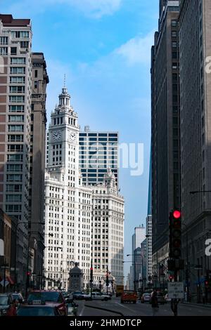 Blick auf das Wrigley Building, auf der North Michigan Avenue in der Nähe der North Side von Chicago. Stockfoto