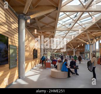 Empfangsbereich für Mitglieder. Besucherzentrum Der Royal Horticultural Society, Worsley, Salford, Großbritannien. Architekt: Hodder & Partners, 2021. Stockfoto