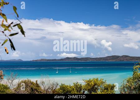 Whitehaven Beach. Zu einem der besten Reiseziele gewählt. Whitsundays Australien. Whitsunday Islands, Queensland. Segelurlaub. Stockfoto