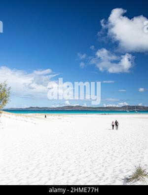 Whitehaven Beach. Zu einem der besten Reiseziele gewählt. Whitsundays Australien. Whitsunday Islands, Queensland. Segelurlaub. Stockfoto
