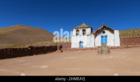 Kirche in einem kleinen Andendorf in Machuca, Chile Stockfoto