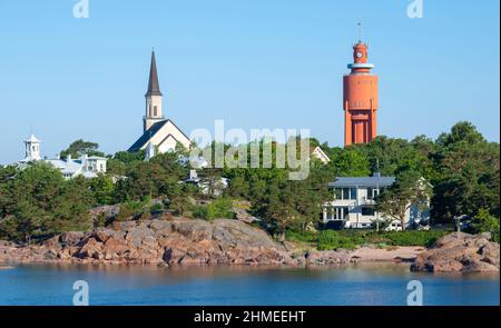 Juli Sonnentag an der Küste von Hanko, Finnland Stockfoto