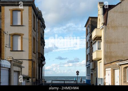 Bray-Dunes La Plage et la digue entre maree basse et maree Haute. Die Strände und der Damm in Bray-Dunes Stockfoto