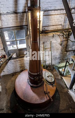 La distillerie Persyn a Houlle a recu plusieurs fois le Gin Award pour ses productions artisanales de genievre originales - Alcool de Grains the Gene Stockfoto