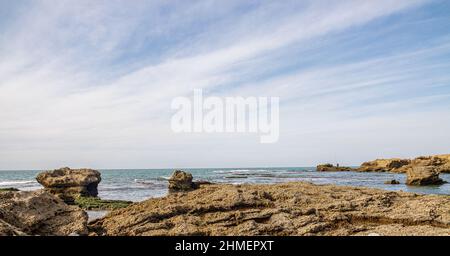 Wunderschöne Wolken über dem Mittelmeer Stockfoto