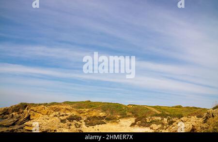 Wunderschöne Wolken über dem Mittelmeer Stockfoto