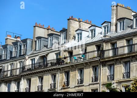 Evolution des prix de l'immobilier est a la baisse - Prix du Meter carre en Diminution Housing in Paris - Evolution des Quadratmeterpreises der Stockfoto