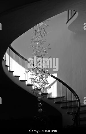 Schwarz-Weiß-Fotografie, Treppe im Café des Jardin de Cactus, entworfen von Cesar Manrique, Guatiza, Lanzarote, Spanien Stockfoto