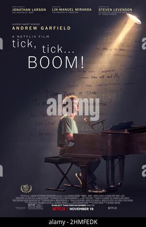 Tick, tick... BOOM! (2021) Regie: Lin-Manuel Miranda mit Andrew Garfield, Alexandra Shipp und Robin de Jesus. An der Schwelle zu seinem 30th. Geburtstag navigiert ein vielversprechender junger Theaterkomponist mit Liebe, Freundschaft und dem Druck des Lebens als Künstler in New York City. Stockfoto